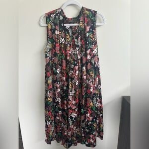 ❤️ Simons beautiful Floral Sleeveless Dress size XXL PTP 2O/21 
Length 38/39